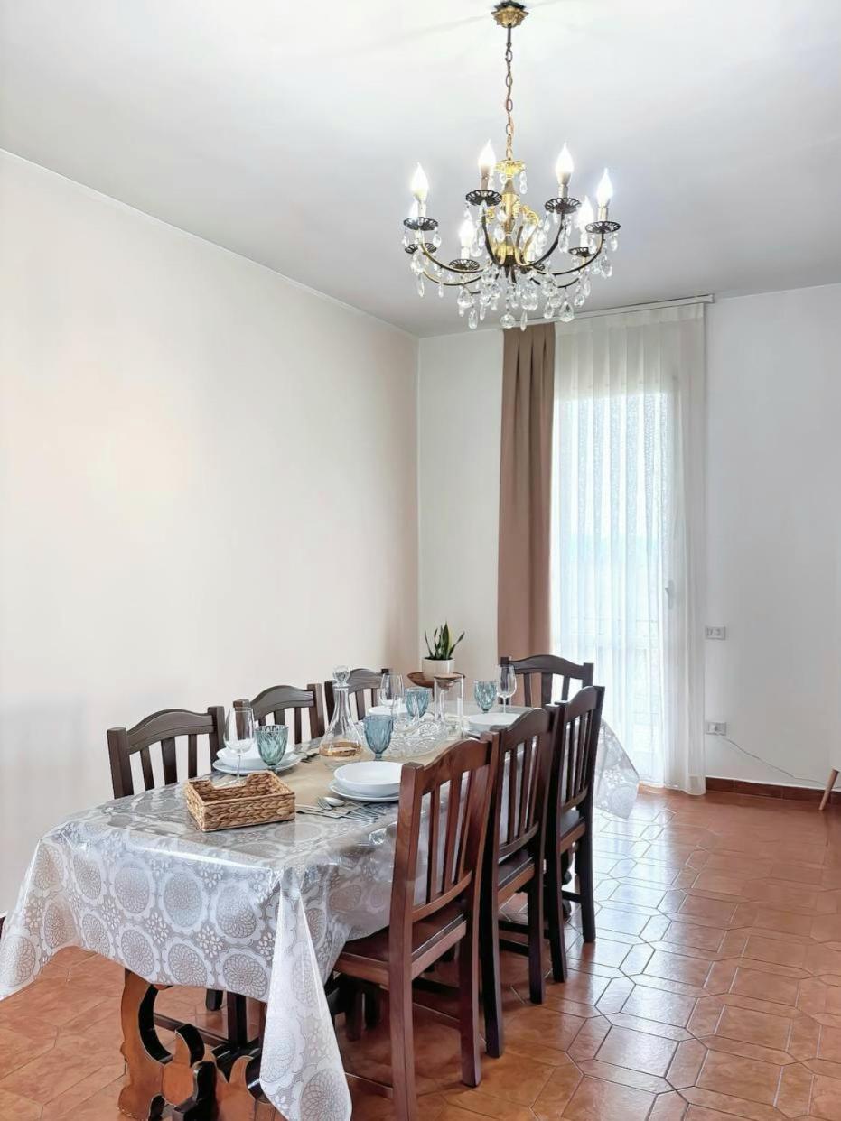 Villa Del Pino, Terrazza Vista Mare Minturno Eksteriør billede